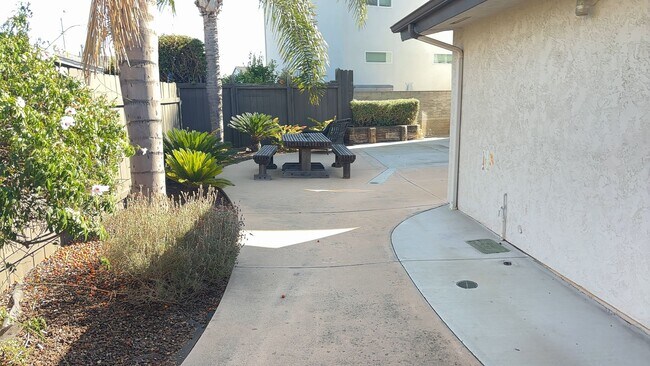5106 Tipton St San Diego, CA 92115 photo 3
