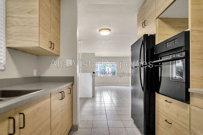 425 Bonair St San Diego, CA 92037 photo 4