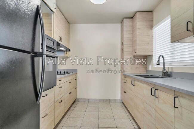 425 Bonair St San Diego, CA 92037