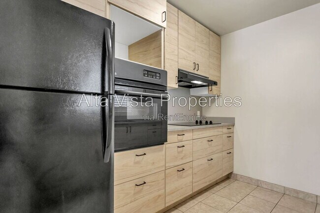 425 Bonair St San Diego, CA 92037 photo 2