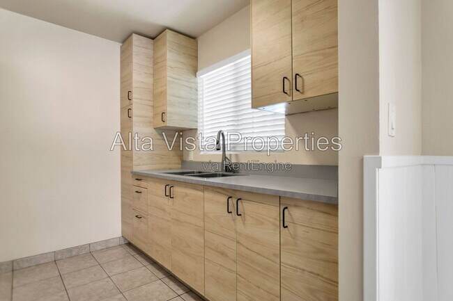 425 Bonair St San Diego, CA 92037 photo 5
