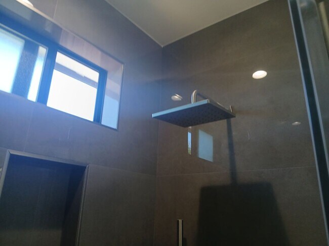523 Lancaster Way Redwood City, CA 94062 photo 3