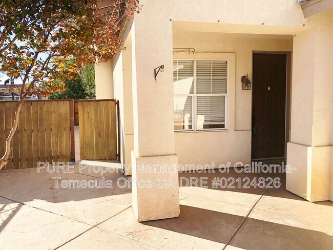 39573 Tischa Dr Temecula, CA 92591 photo 3