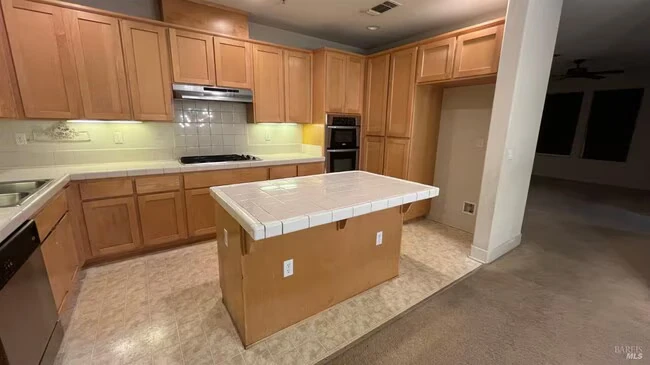 291 Marina Village Way Benicia, CA 94510 photo 4