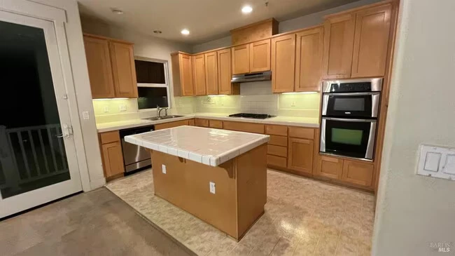 291 Marina Village Way Benicia, CA 94510 photo 5