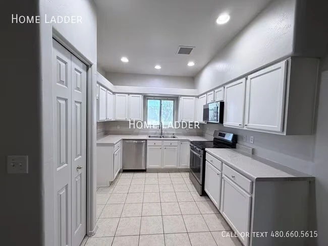 651 W Fairway Cove Dr Casa Grande, AZ 85194 photo 5