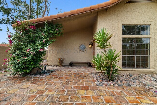 15226 N 51st St Scottsdale, AZ 85254 photo 4