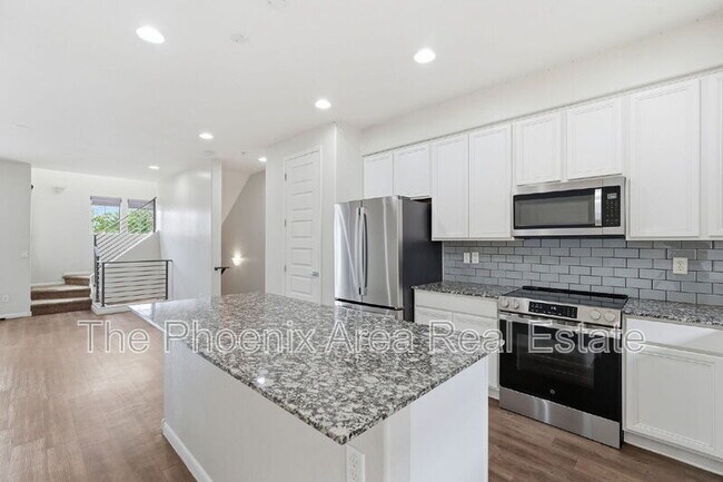 2090 S Dorsey Ln Tempe, AZ 85282 photo 3