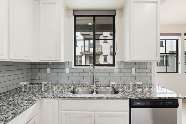 2090 S Dorsey Ln Tempe, AZ 85282 photo 5
