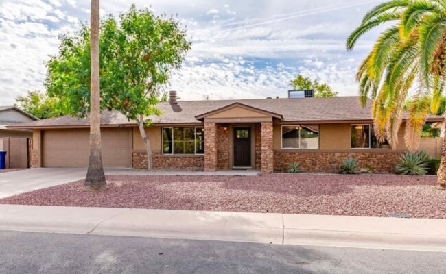 1321 E La Jolla Dr Tempe, AZ 85282 photo 3