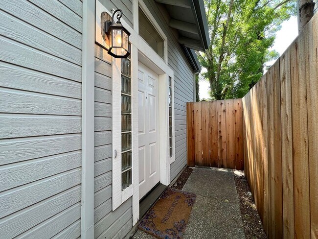 755 La Homa Dr Napa, CA 94558 photo 2