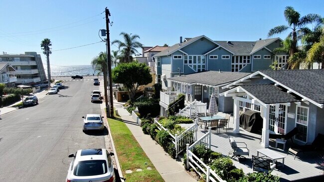 190 Walnut Ave Carlsbad, CA 92008 photo 2