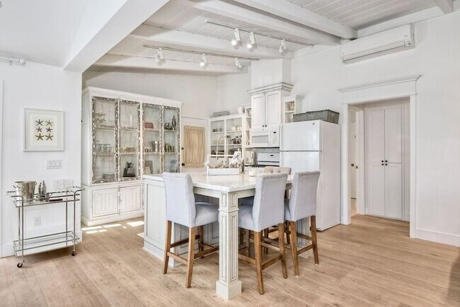 190 Walnut Ave Carlsbad, CA 92008 photo 5
