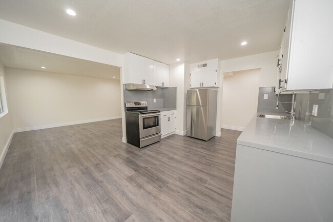 3222 Delaware St Oakland, CA 94602 photo 4