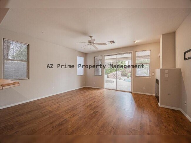 907 S Roanoke St Gilbert, AZ 85296 photo 4