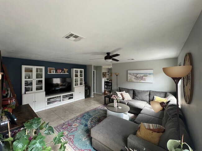 11206 W Chase Dr photo 3