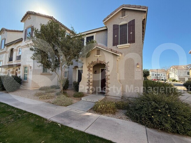 903 W Wendy Way Gilbert, AZ 85233 photo 2