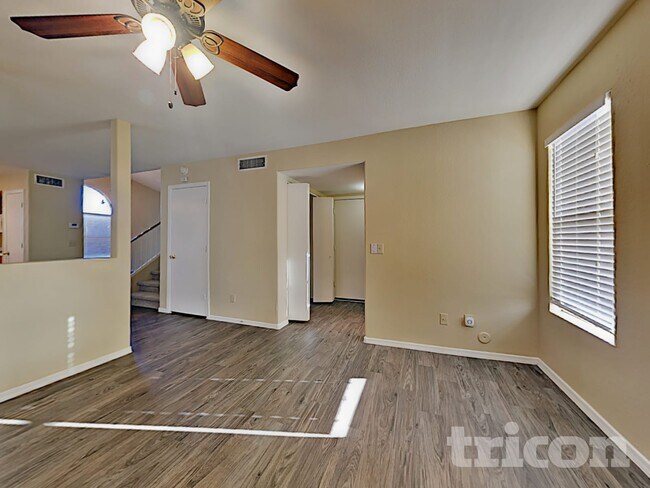 8841 W Maryland Ave Glendale, AZ 85305 photo 4