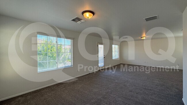 3927 E Edna Dr photo 5