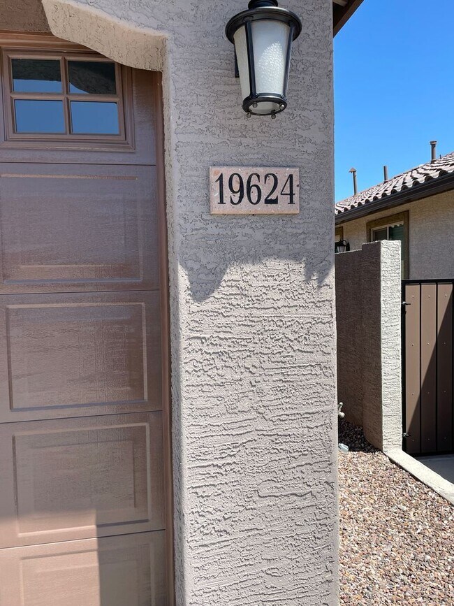 19624 W Badgett Ln Litchfield Park, AZ 85340 photo 4