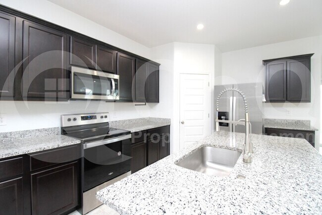 2934 W Seaver Ave Mesa, AZ 85212 photo 2