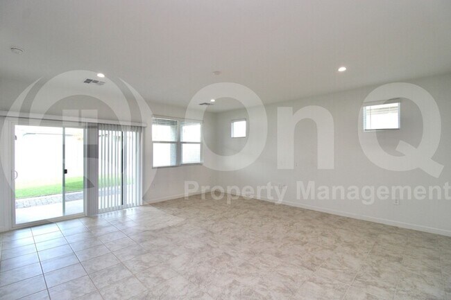 2934 W Seaver Ave Mesa, AZ 85212 photo 5