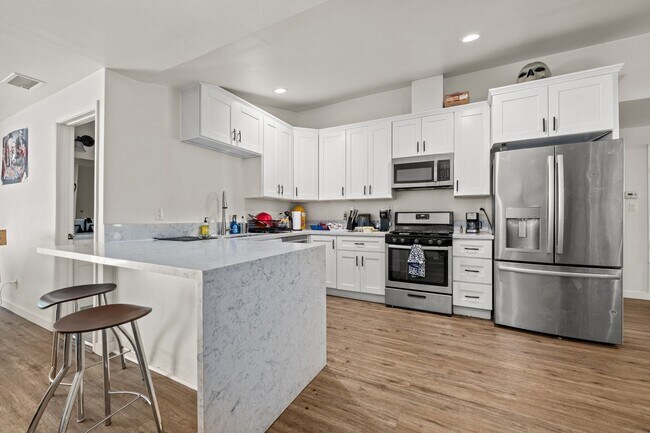 5240 Remington Rd San Diego, CA 92115 photo 2