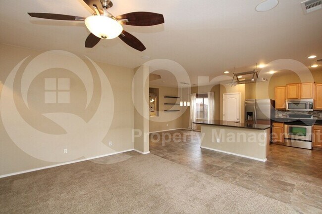 12622 W Duane Ln Peoria, AZ 85383 photo 4