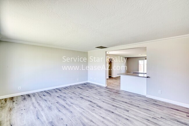 2034 N 87th Pl Scottsdale, AZ 85257 photo 4