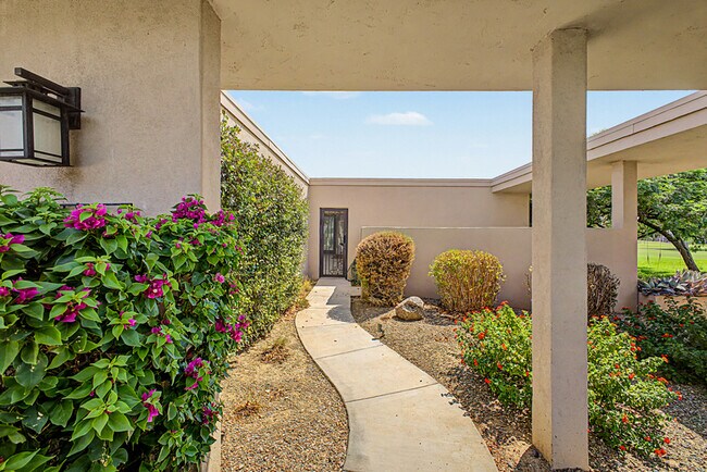 7825 E San Carlos Rd Scottsdale, AZ 85258 photo 2