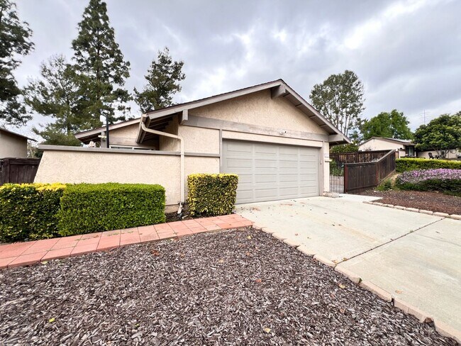2213 Village Rd Escondido, CA 92026 photo 2