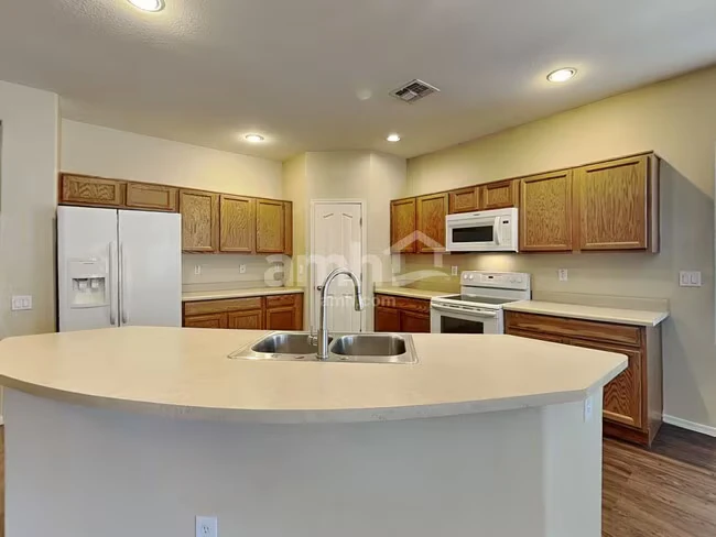 11602 W Grant St Avondale, AZ 85323 photo 4