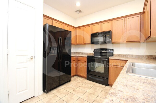 2840 S Brett St Gilbert, AZ 85295 photo 2
