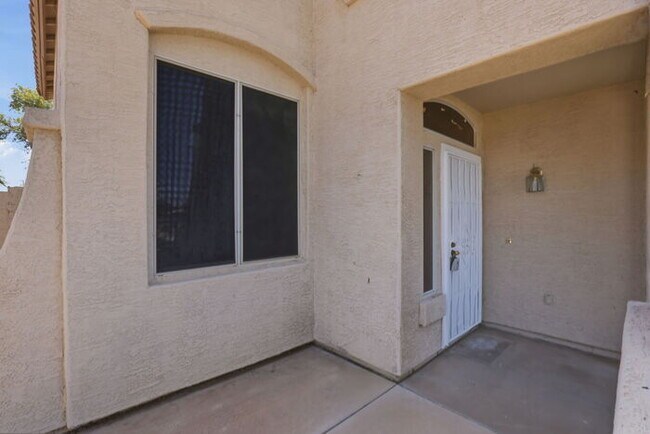 841 S Roanoke St Gilbert, AZ 85296 photo 4
