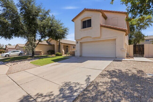 841 S Roanoke St Gilbert, AZ 85296 photo 3