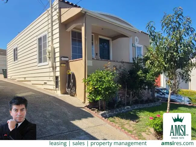469 Cypress Ave photo 2