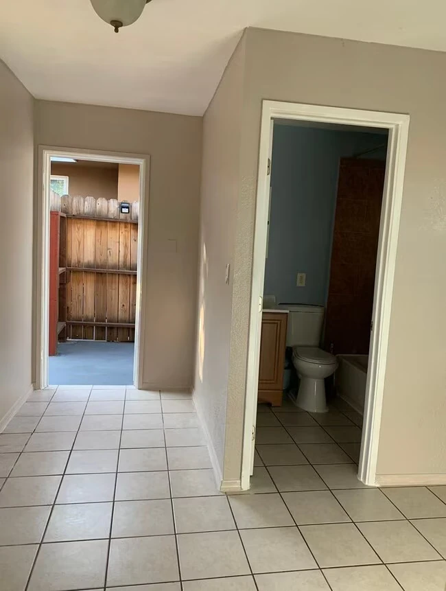 3856 Lassen Dr Pittsburg, CA 94565 photo 3