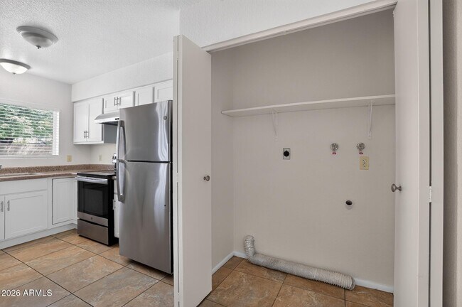 6320 W Carol Ave Glendale, AZ 85302 photo 4