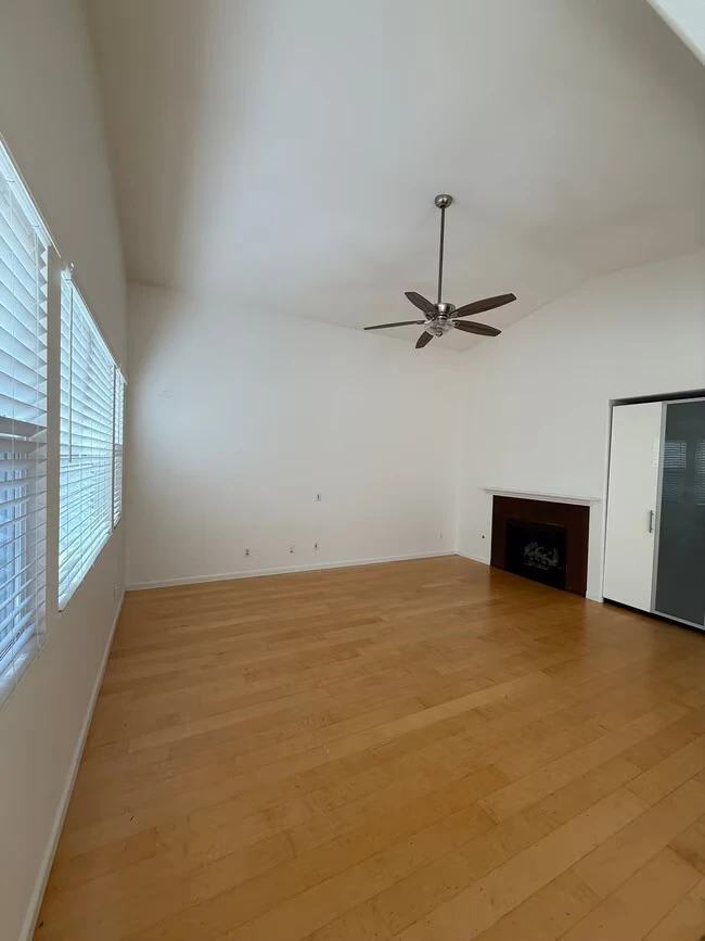 556 Rocking Horse Dr Chula Vista, CA 91914 photo 4