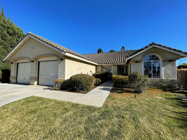 550 Edgewater Ave Oceanside, CA 92057