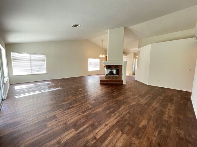550 Edgewater Ave Oceanside, CA 92057 photo 5