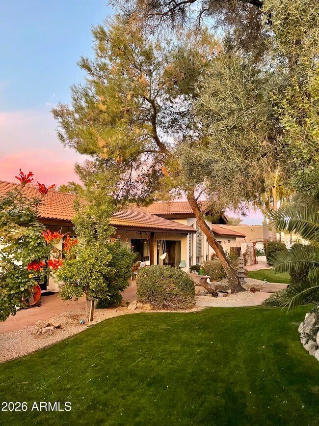 8617 E Larkspur Dr photo 5