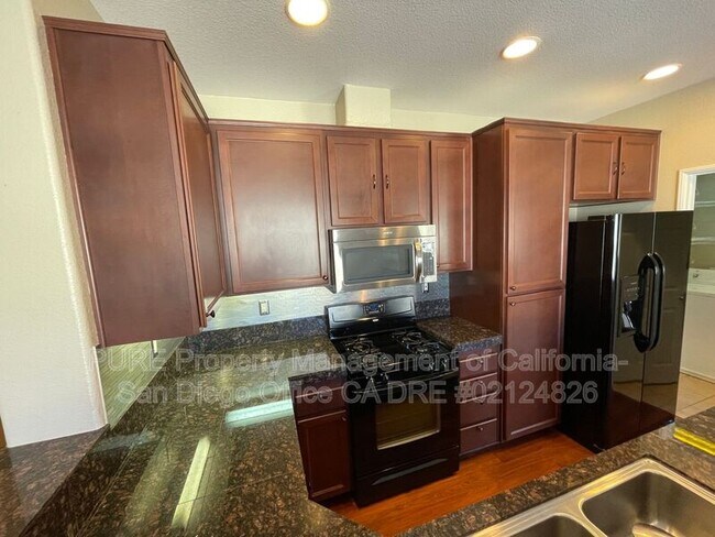 1420 Caminito Lucca Chula Vista, CA 91915 photo 5