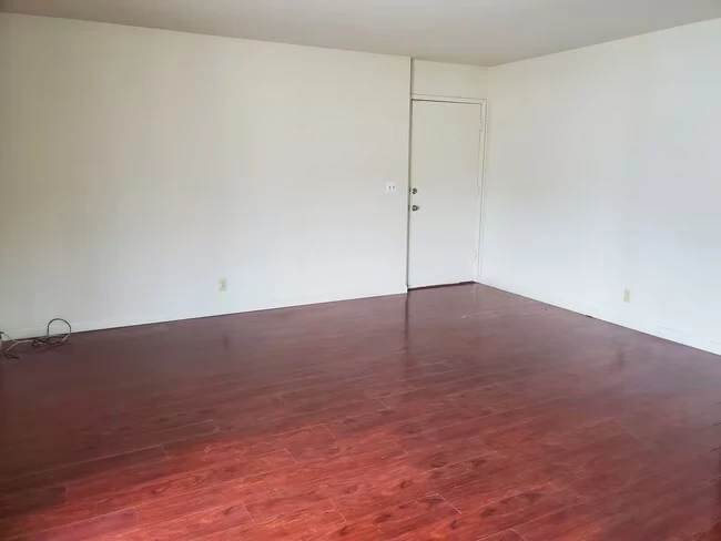 2BR/1BA Apartment on Burbank Dr · Santa Clara photo 5