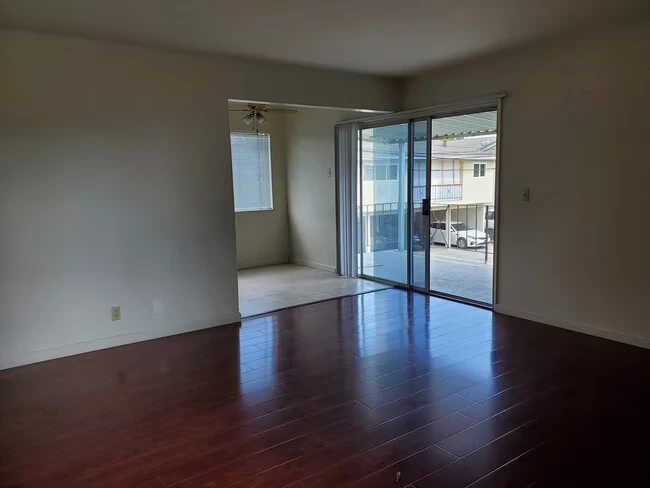 2BR/1BA Apartment on Burbank Dr · Santa Clara photo 3