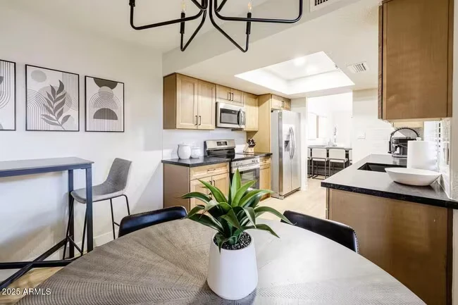 9073 E Evans Dr Scottsdale, AZ 85260 photo 4