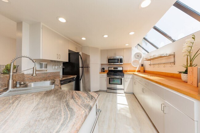 8132 Camino del Sol San Diego, CA 92037 photo 4