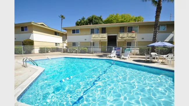 The Somerset Apartments photo 2