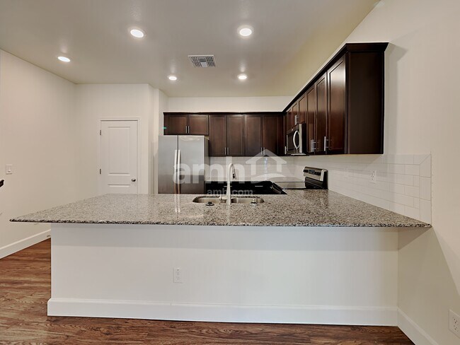 661 W Bosal Dr Gilbert, AZ 85233 photo 3