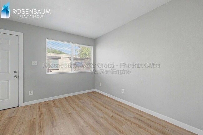 1925 W Village Dr Phoenix, AZ 85023 photo 2